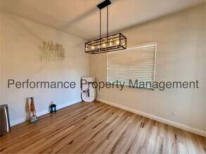 15614 Via Bassano Dr in Bakersfield, CA - Building Photo - Building Photo