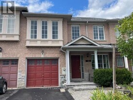 108 Nahanni Dr in Richmond Hill, ON - Building Photo