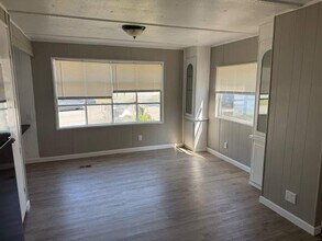 2737 W Washington Center Rd in Fort Wayne, IN - Building Photo - Building Photo