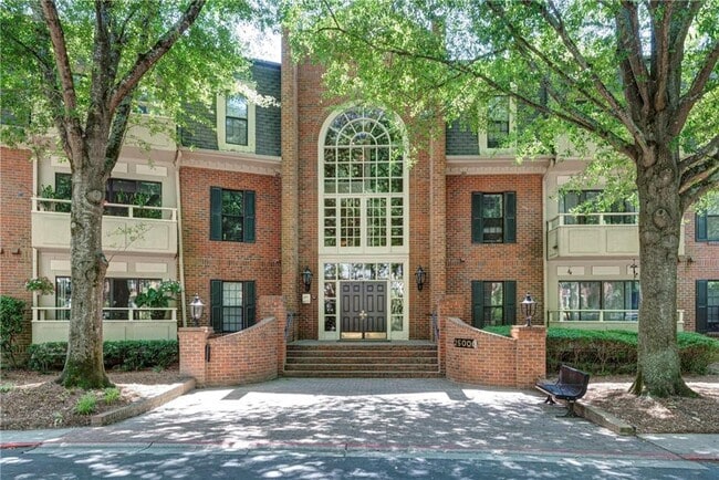 property at 25309 Plantation Dr NE