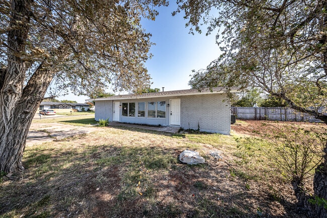 2814 NW 34th St in Lawton, OK - Building Photo - Building Photo