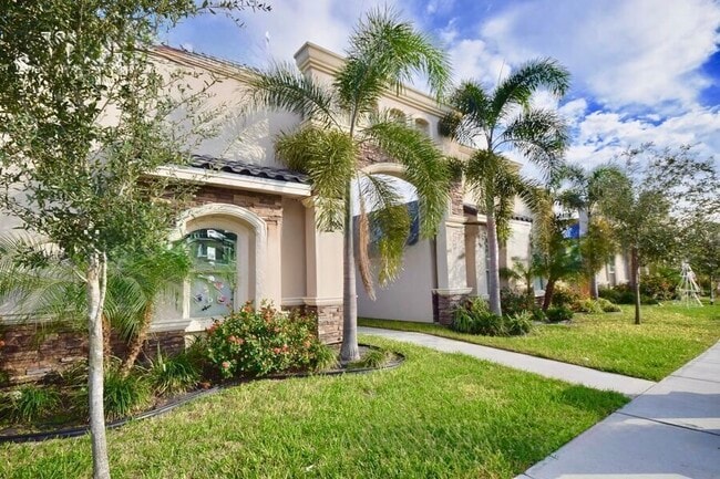 property at 4724 N Ebony St