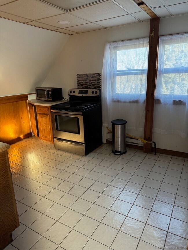 458 Ridgefield Ave in Bridgeport, CT - Building Photo - Building Photo