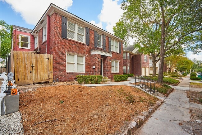 property at 1320 W Pierce St