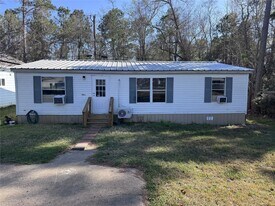 934 Queenswood St in Montgomery, TX - Building Photo