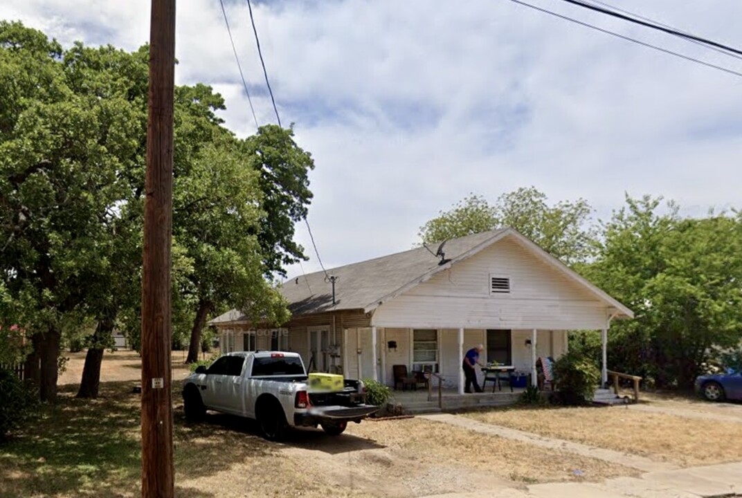 1515 Vincent St, Unit 1515 in Brownwood, TX - Building Photo