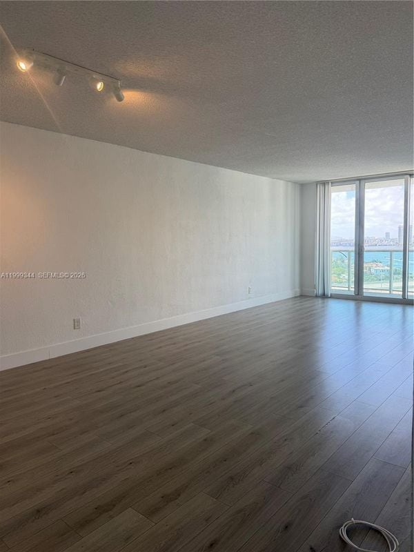 19380 Collins Ave in Sunny Isles Beach, FL - Building Photo - Building Photo