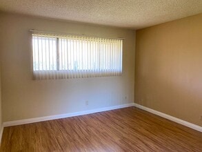 5444 Sepulveda Blvd in Los Angeles, CA - Building Photo - Building Photo