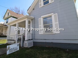 907 W Main St in Muncie, IN - Building Photo