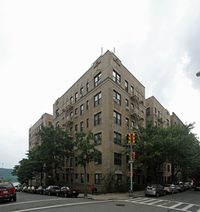 Hudson Cliff in New York, NY - Building Photo