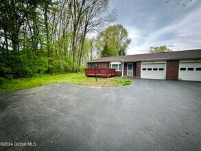 3A Lacosta Dr in Clifton Park, NY - Building Photo - Building Photo