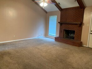 6609 J F Douglas Dr in Ocean Springs, MS - Building Photo - Building Photo