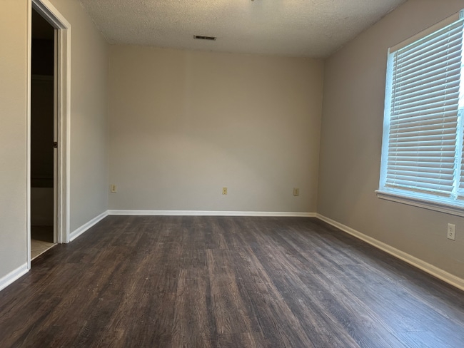 18030 Sanibel Cir in Noblesville, IN - Foto de edificio - Building Photo