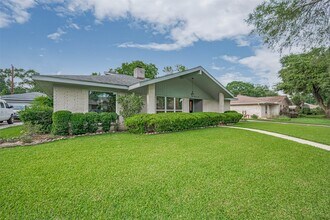 8314 Burning Hills Dr in Houston, TX - Building Photo - Building Photo