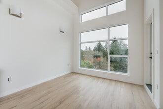 The Kentwood in Victoria, BC - Building Photo - Building Photo
