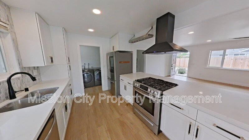 166 Cameta Way in Santa Barbara, CA - Building Photo