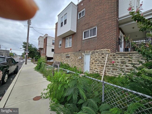 660 Brill St in Philadelphia, PA - Building Photo - Building Photo
