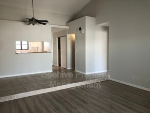 302 N Sycamore in Mesa, AZ - Building Photo - Building Photo