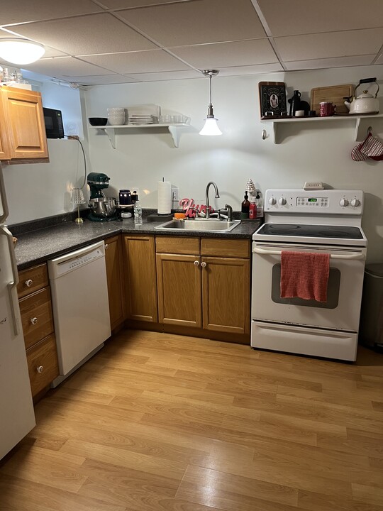 402 Broadway, Unit B in Cambridge, MA - Building Photo