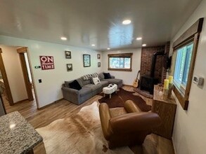 11869 Deerfield Dr-Unit -11869 Unit 2 in Truckee, CA - Building Photo - Building Photo