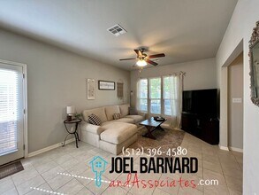 122 Wainscot Oak Wy in San Marcos, TX - Building Photo - Building Photo