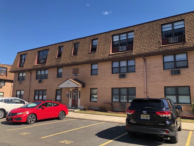 property at 37 N End Dr