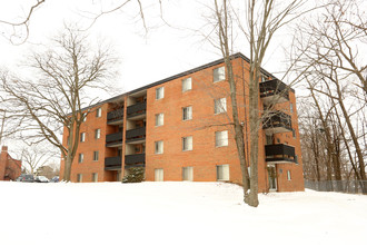 Woodmere Apartments in East Lansing, MI - Building Photo - Building Photo