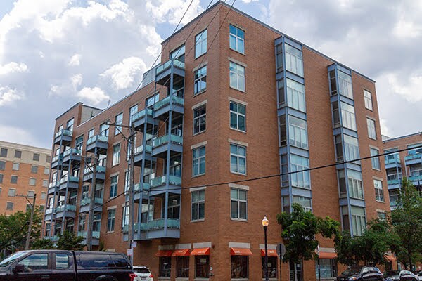 property at 949 W Madison St