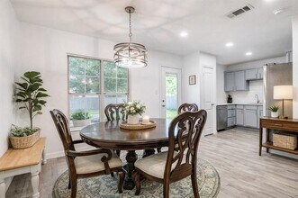 2427 Tolosa Dr in Dallas, TX - Building Photo - Building Photo