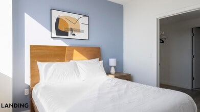 3830 NW 11th St, Unit 1-215 in Miami, FL - Building Photo - Building Photo