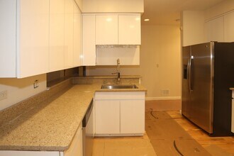 3345 N Southport Ave, Unit 2 in Chicago, IL - Foto de edificio - Building Photo