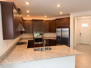 15077 Shady Palms Ln in Nokomis, FL - Building Photo - Building Photo