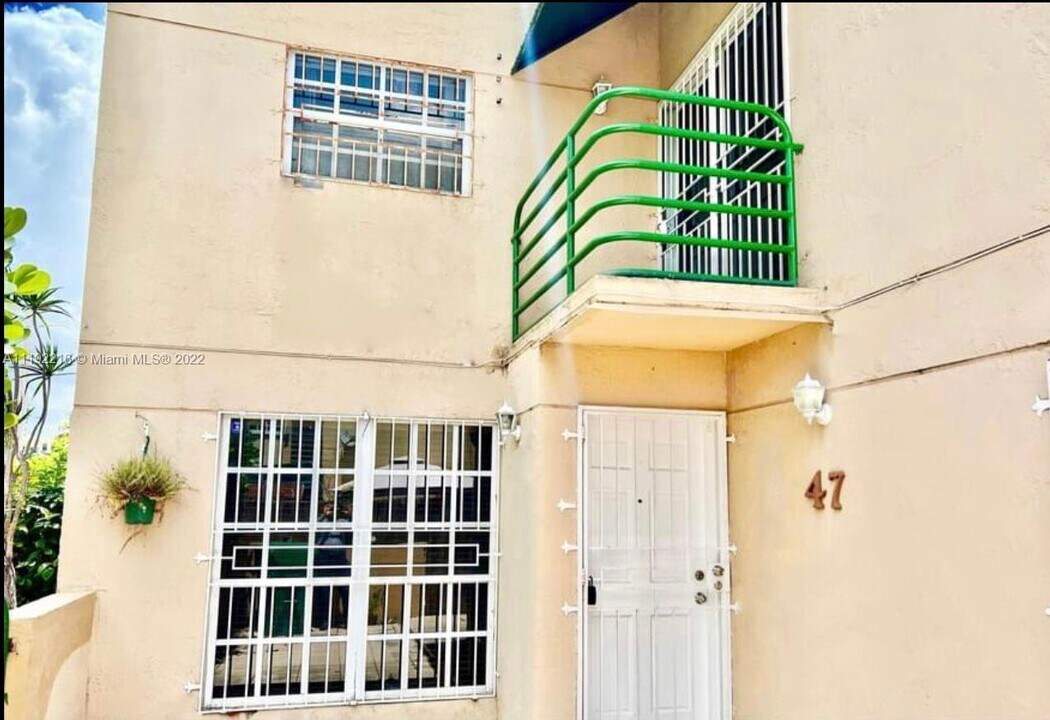 12035 SW 19th Terrace-Unit -47 in Miami, FL - Building Photo