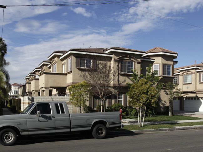 5881 Western Ave in Buena Park, CA - Building Photo - Building Photo