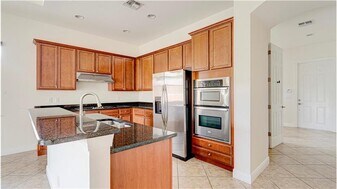 8343 NW 121st Way in Parkland, FL - Building Photo