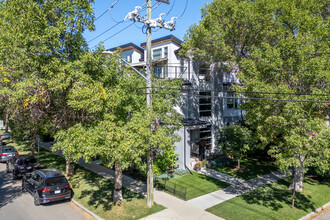 302 5th Ave NE in Calgary, AB - Building Photo - Building Photo