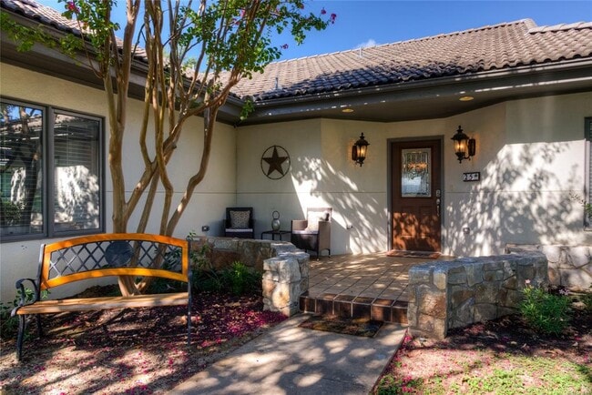 1924 Clubhouse Hill Dr in Spicewood, TX - Building Photo - Building Photo