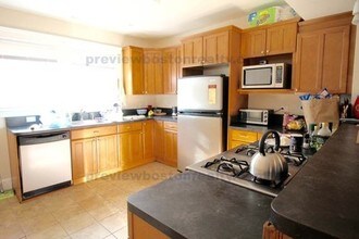 45 Radnor Rd, Unit 2 in Boston, MA - Foto de edificio - Building Photo