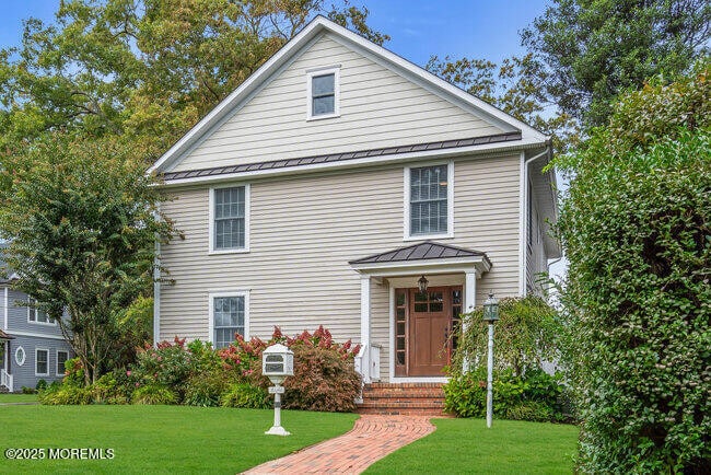 8 Glenwood Pl in Spring Lake, NJ - Foto de edificio - Building Photo