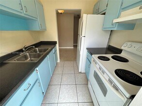 403 NW 25th St in Wilton Manors, FL - Building Photo - Building Photo