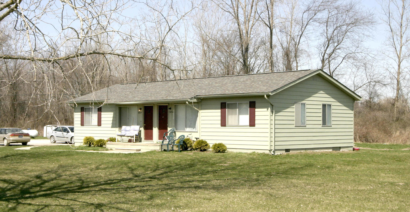 Grifor Country Apartment Condos in Lenox, MI - Building Photo