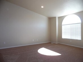 2872 W 2075 S in Syracuse, UT - Building Photo - Building Photo