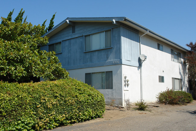 1306 Galleon Way in San Luis Obispo, CA - Foto de edificio - Building Photo