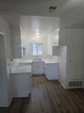 371 N Oak St, Unit f in Orange, CA - Building Photo - Building Photo