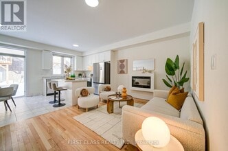 968 Cormorant Path in Pickering, ON - Building Photo - Building Photo