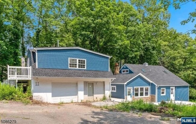 property at 11 Longview Trail