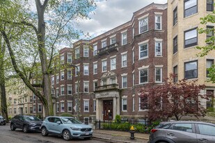 15 Queensberry St in Boston, MA - Building Photo