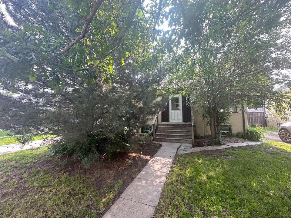 2605 Avenue E in Scottsbluff, NE - Building Photo