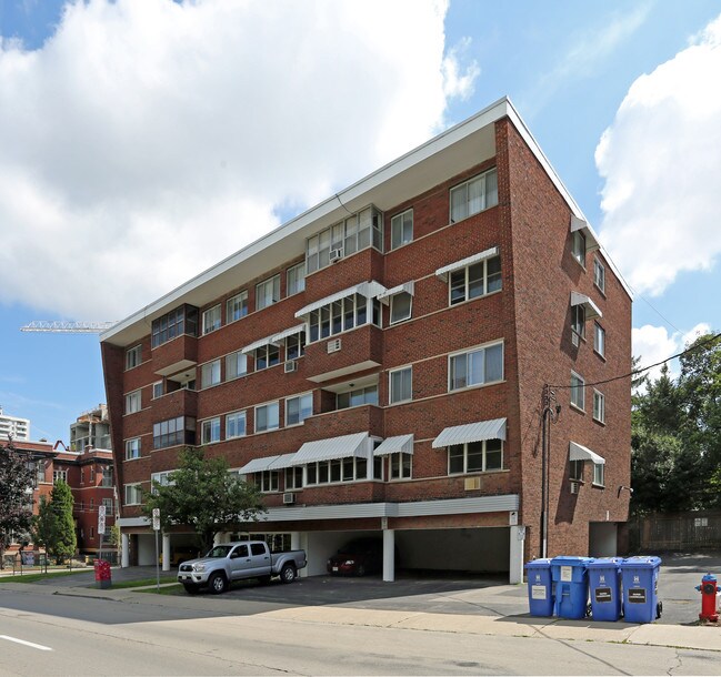 245 Bay St S