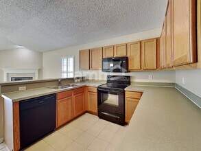 509 Chancellor Dr W in Jacksonville, FL - Foto de edificio - Building Photo